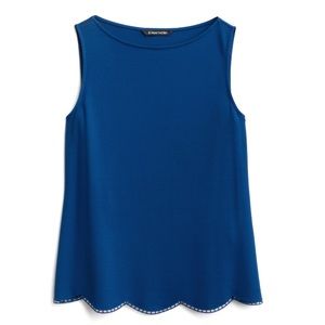 41 Hawthorn-  Fraudia crochet scallop hem top